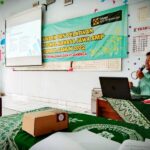 Guru MTsN 2 Bantul menjadi Narasumber Pelatihan Guru Bahasa Jawa SMP 2022. (dok:Aji)