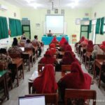 Rapat dinas menyambut tahun ajaran baru dihadiri oleh seluruh guru dan pegawai MTsN 2 Bantul. (dok:eni)