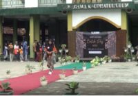 Salah Satu Peserta Fashion Show, dalam acara Peringatan Hari Batik. (Dok. FTGR)