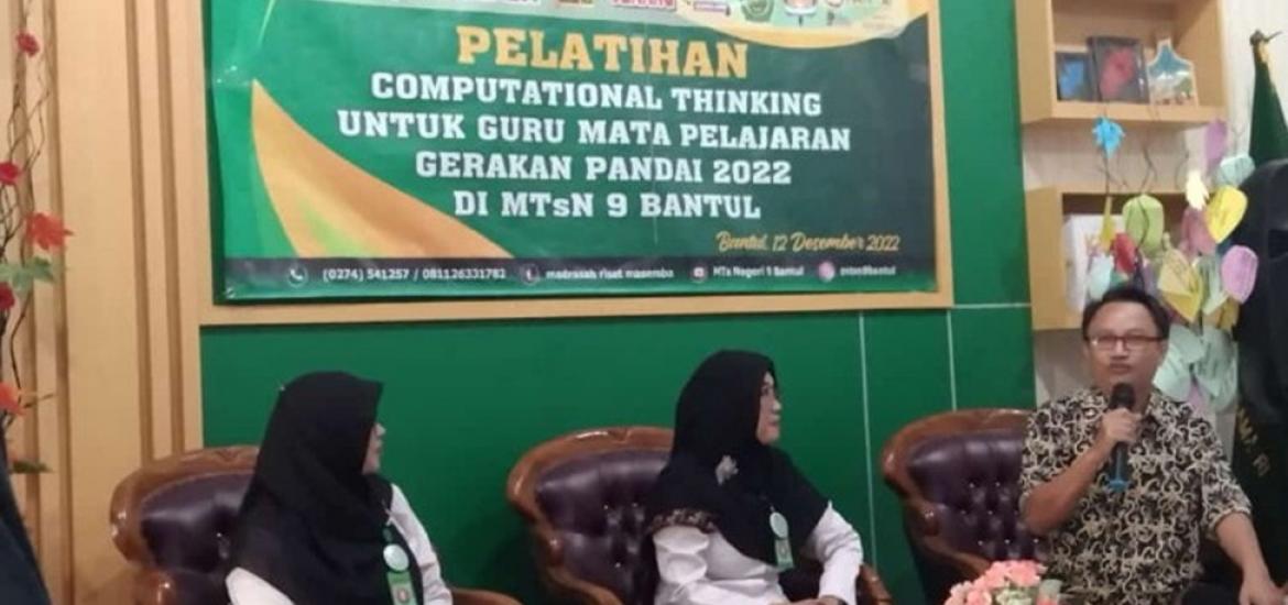 Penjelasan agenda kegiatan oleh Bebras Indonesia dan Kanwil Kemenag DIY. (doc: ms)
