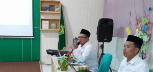 Guru Bahasa Arab MTsN 2 Bantul membuka MGMP Bahasa Arab Kabupaten Bantul. (dok:nh)