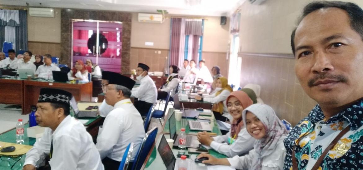 Pegawai MTsN 2 Bantul ikuti pelatihan peningkatan kinerja staff Kemenag Bantul. ((tim: doc)